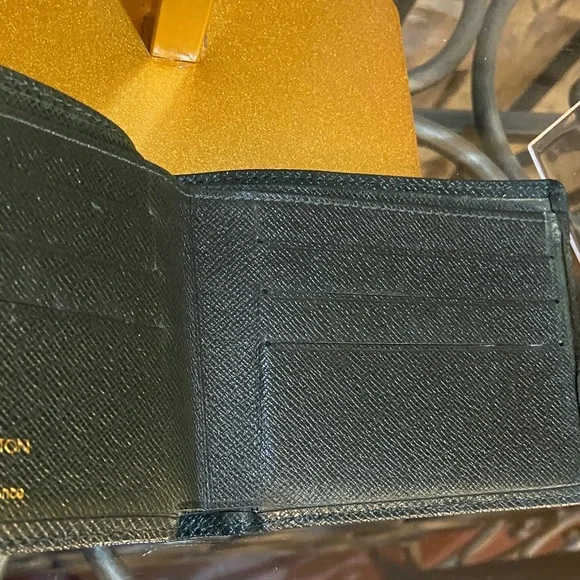 Louis Vuitton Textured Black Wallet - Picture 6 of 10